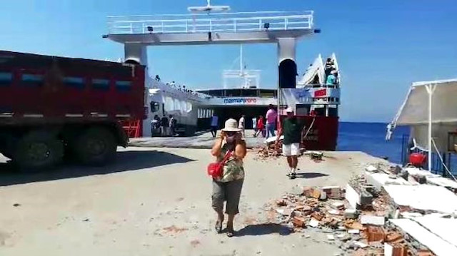 Erdek-Avşa seferini yapan feribot karaya çarptı.