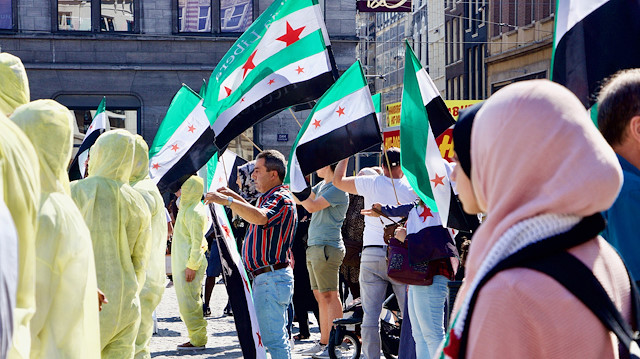 Hollanda'da Suriye için dayanışma gösterisi