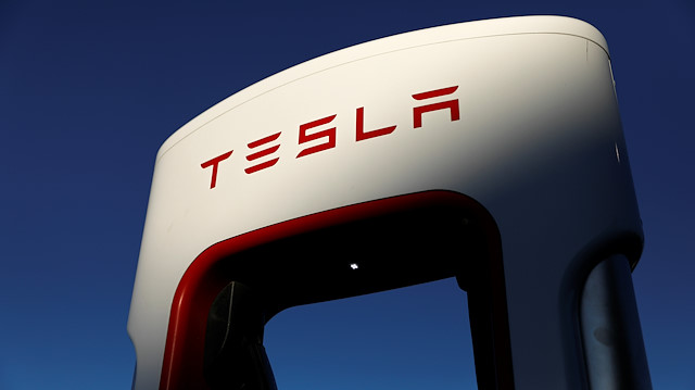 Tesla hisseleri yüzde 3.72 yükseldi.