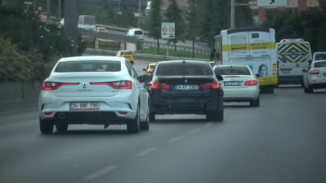 Makas atarak ilerleyen trafik magandası kamerada