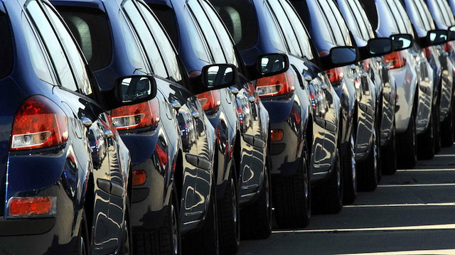 Satışlar, ağustosta bir önceki yılın aynı ayına göre de otomobilde yüzde 20,14 azaldı.