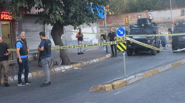 Olay yerine gelen polis ekipleri incelemede bulundu.
