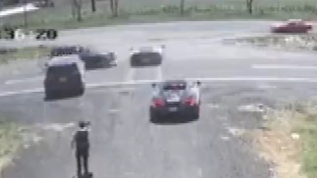 Lamborghiniyi ikiye bölen kaza kamerada