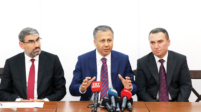 Cevahir Uzkurt (solda) , Ali
Yerlikaya (ortada)