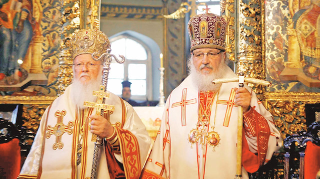 Fener Rum Patriği Bartholomeos (Sol) - Rus Patriği Kirill (Sağ)