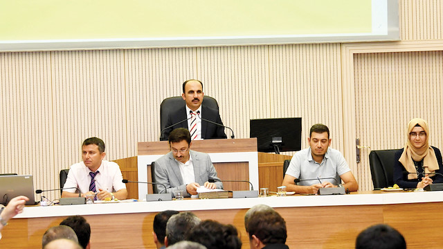 Meclis toplantısına katılarak bir konuşma yapan AK Parti Konya Milletvekili Ziya Altunyaldız da 31 Mart Yerel Seçimleri'nde hizmet çıtasını daha üst noktaya taşımak üzere Büyükşehir Belediye Başkanı'na ve ilçe belediye başkanlarına yetki verildiğini söyledi. Üretmenin önemine değinerek konuşmasına devam eden Altunyaldız “Üretmek geleceği güvence altına almaktır. O yüzden üretmek adına ne gerekiyorsa yapmaya devam edeceğiz. Üretiyorsak topluma, insanlığa ve ülkemize katkı veriyoruz demektir” ifadelerine yer verdi.