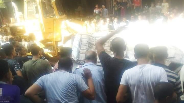 Mısır Sağlık Bakanlığı, olay yerine 7 ambulansın sevk edildiğini belirtti.