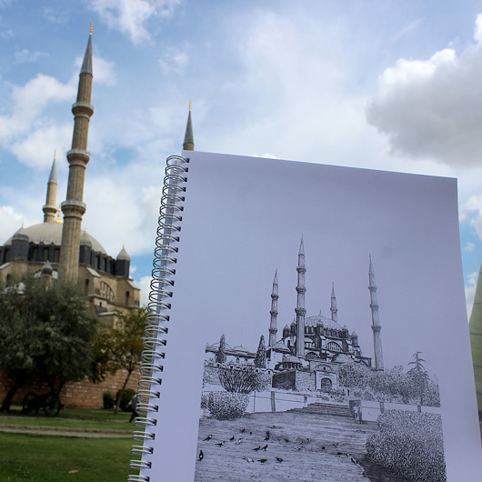 Kara kalem ustası ressam payitahtlar arasında mekik dokuyor
