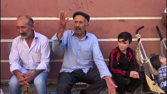 Oturma eylemindeki babadan HDPlilere: Utanmaz oğlu utanmazlar