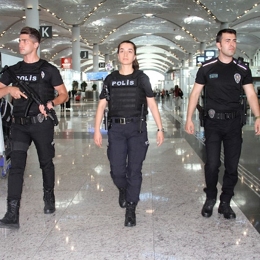Dünyanın en büyük havalimanında göreve başladılar