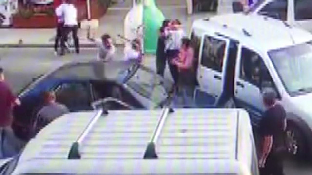 Kavgada kayınpederinin dudağını ısırarak kopardı