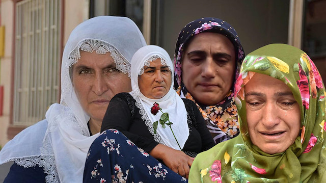 PKK gözü yaşlı anaları tehdit etti: Oğlunu unutacaksın
