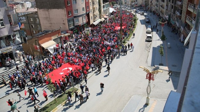 Hakkari’de ‘teröre lanet kardeşliğe davet’ yürüyüşü