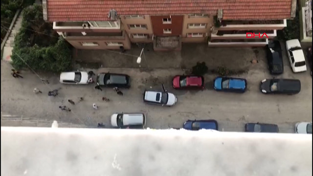 İnşaat işçileriyle esnaf arasında taşlı sopalı kavga
