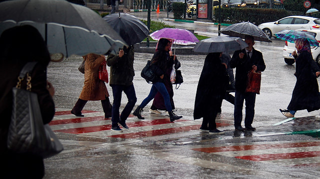 Meteorolojiden bazı illere yağış uyarısı yapıldı.