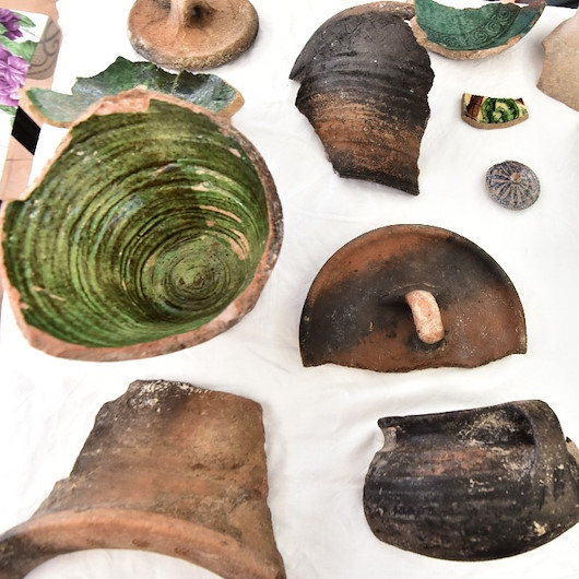 Ahlat’taki kazılarda 5 bin yıllık seramikler bulundu