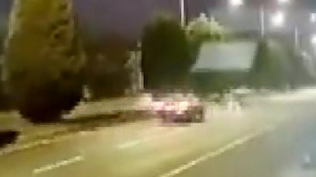 Yolun karşısına geçmek isterken canından oldu