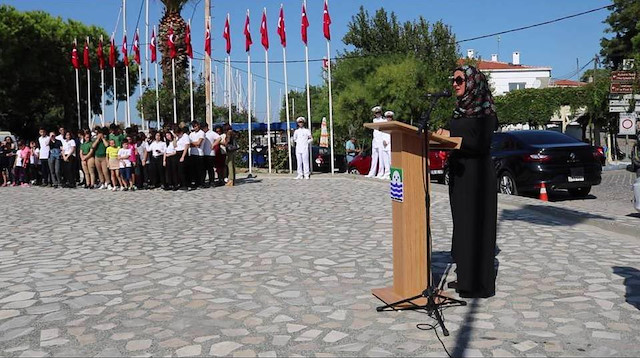 İzmir'de gazilerden 'başörtülü sunucu' protestosu