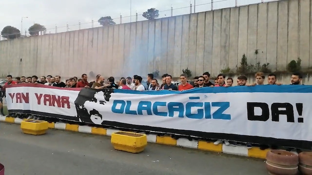Taraftarlardan Ünal Karamana destek