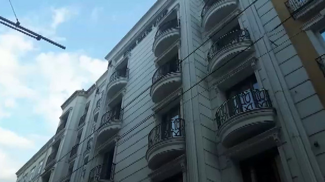 Fatih’te lüks otelde yangın paniği