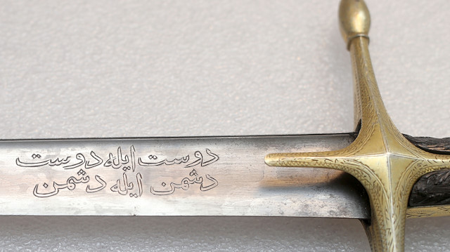 متحف زغرب بكرواتيا يحافظ على سيوف عثمانية قديمة بعناية كبيرة