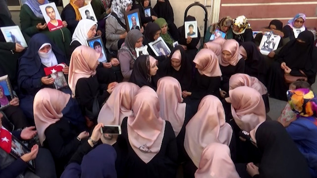 Kur’an Kursu öğrencilerinden evlat nöbetine destek ziyareti