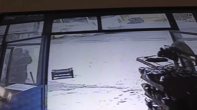 Askeri midibüs ile TIR çarpıştığı anlar kamerada: 1 şehit 14 yaralı