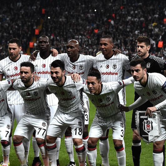 Beşiktaşta başkanlık yarışı içerisinde sürpriz transfer
