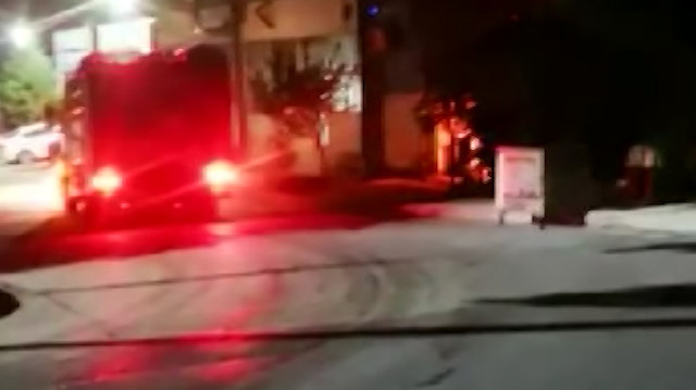 Esenyurtta bir fabrika alev alev yandı