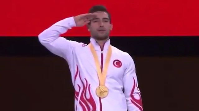 Milli sporcumuz İbrahim Çolak tarihi başarısını asker selamıyla taçlandırdı