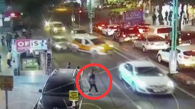 Diyarbakır'da feci kaza: Ölümden saniyelerle kurtuldular