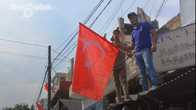 Lübnan Türk bayraklarıyla donatıldı: Bu bizim için tek sembol Türk bayrağı