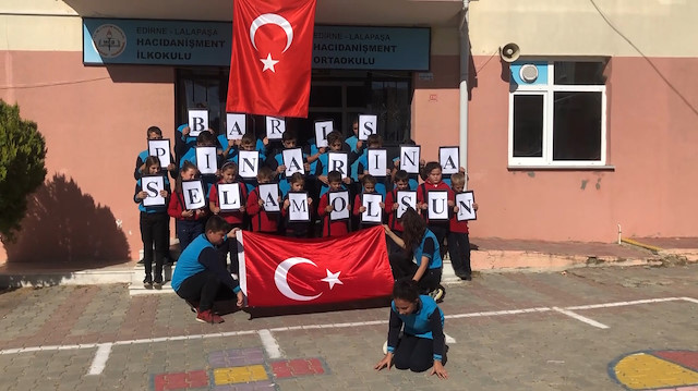 Köy okulundan Mehmetçik'e