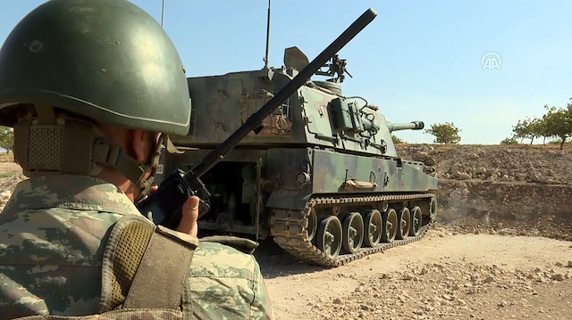YPG/PKK'lı teröristler obüs atışlarıyla işte böyle vuruluyor