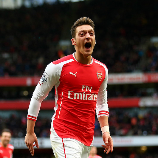 Mesut Özil annesine verdiği sözden dolayı Fenerbahçeye transfer olacak