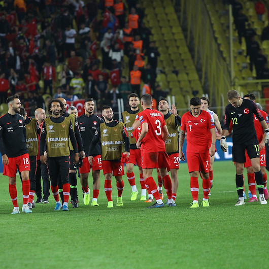 Milli Takım formasını değiştirebilirler: UEFA ile masaya oturdular