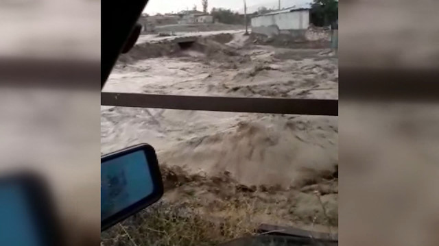 Konya'da sağanak sele neden oldu