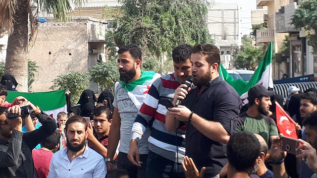 Halk ayaklandı: Münbiç, Türk askeri ve Suriye Milli Ordusu'nu bekliyor