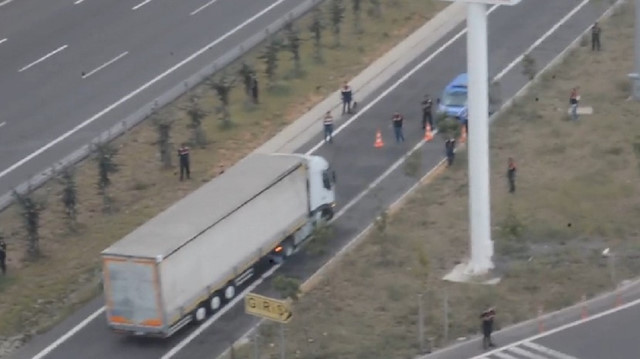 Jandarmadan film gibi uyuşturucu operasyonu kamerada