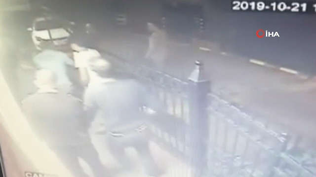 Çocukların kavgası ile başladı, silahlı bıçaklı kavgaya döndü