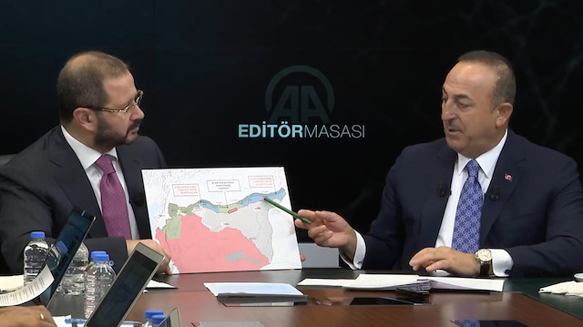 Bakan Çavuşoğlu güvenli bölge mutabakatının ayrıntılarını harita üzerinde anlattı