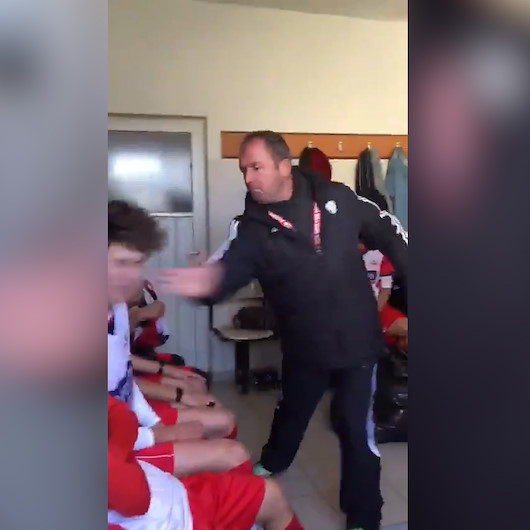 Genç futbolcuları tokatlayarak küfürler yağdırdı!