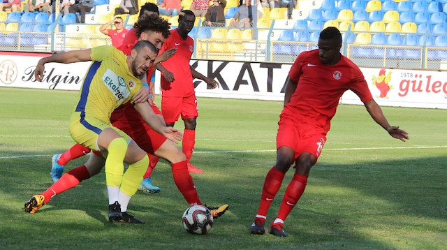 Menemenspor-Ümraniyespor maçında kural hatası yapılmış