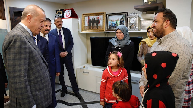 الرئيس أردوغان يزور أسرة رضيع سوري استشهد بقذائف "ي ب ك ...
