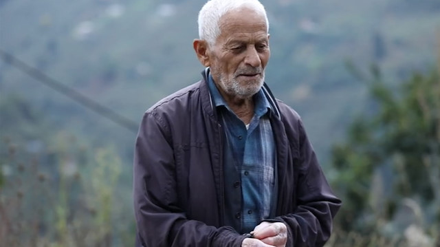 92 yaşındaki Yomralı Mustafa Amca: Kaynatamın yanında çocuklarımı kucağıma almadım