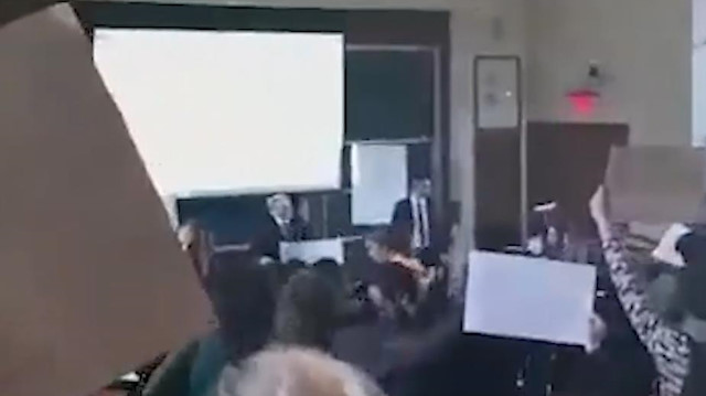 Harvard öğrencilerinden İsrail büyükelçisine protesto