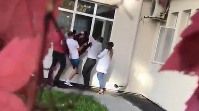 Kayseri’de zihinsel engelli öğrenciyi tekmeleyerek karga tulumba içeri aldılar