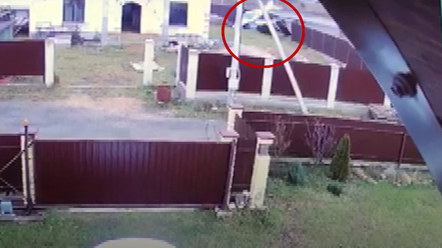 Rusya'da içinde 2 kişi bulunan küçük uçağın düşme anı kamerada