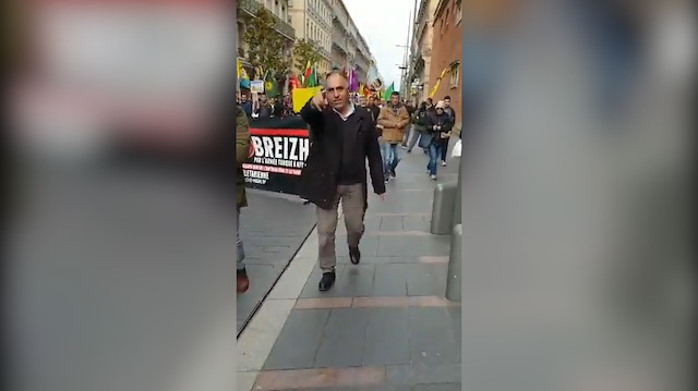 Fransız kadından PKK yandaşlarına: Ne mutlu Türküm diyene