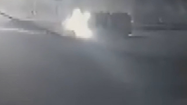 Siirt’te kaldırıma çarpan araç takla attı